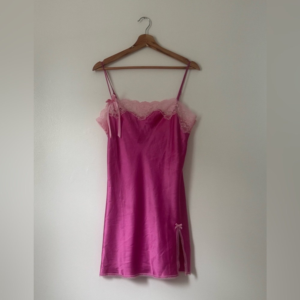 Victoria’s Secret Y2K, pink lace, bow, detailed lingerie
